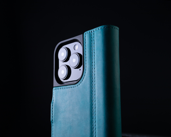 Apple iPhone 16 Pro - Vintage Leather Wallet Online